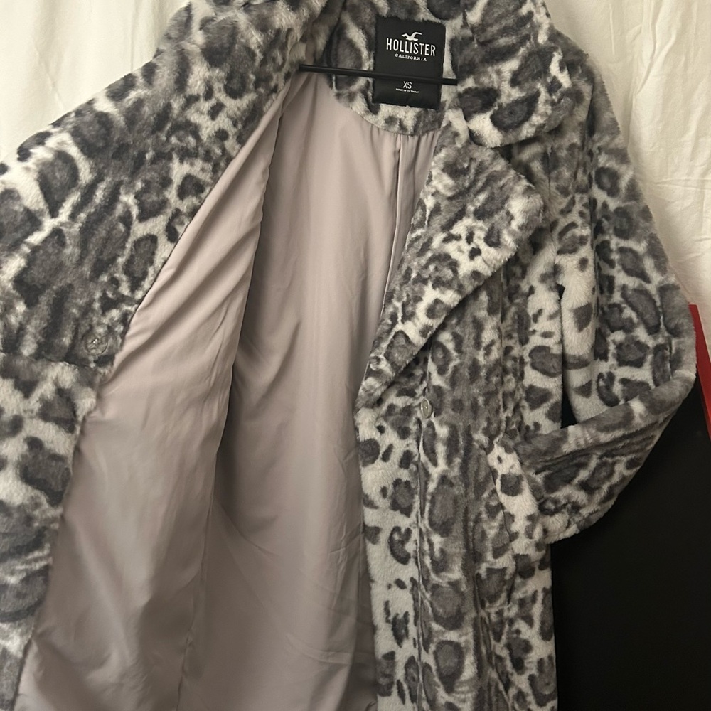 Hollister Gray Teddy Jacket Plush Faux Fur - Picture 3 of 4